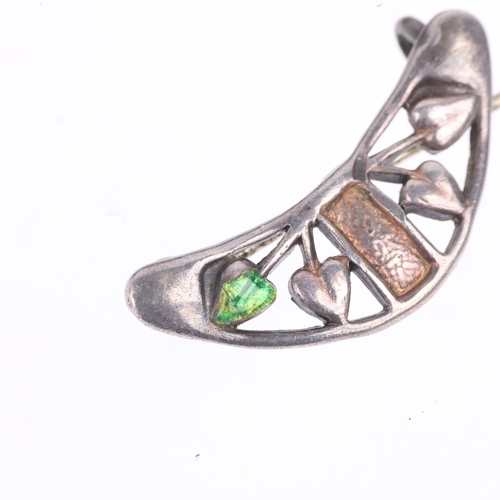 1569 - CHARLES HORNER - an Art Nouveau silver and enamel openwork leaf boomerang brooch, Chester 1909, 28.9... 