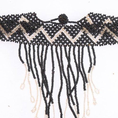 1573 - An Art Deco bead choker tassel necklace, 36cm, 37.2g