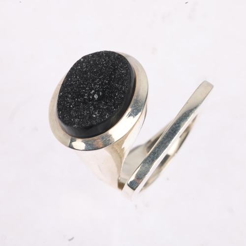 1601 - A sterling silver druzy quartz torque ring, 22.8mm, size N, 16.2g