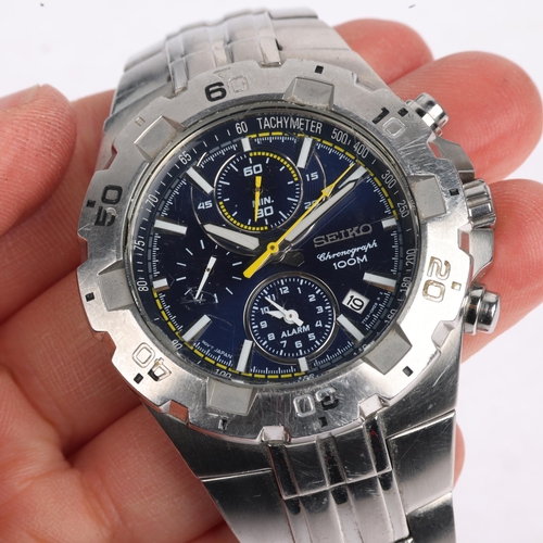 1033 - SEIKO - a stainless steel quartz chronograph calendar bracelet watch, ref. 7T62-0JZ0, blue dial with... 