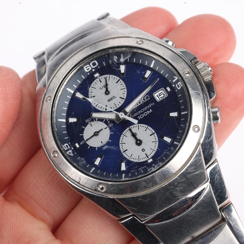 1034 - SEIKO - a stainless steel quartz chronograph calendar bracelet watch, ref. 7T92-0HX0, circa 2010, bl... 