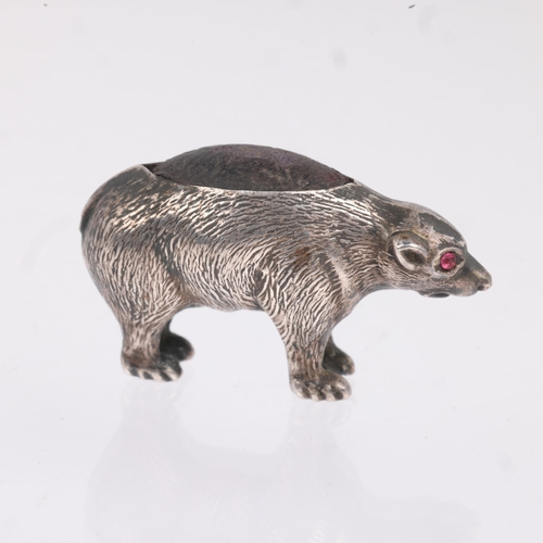 1759 - An Edwardian novelty silver figural polar bear pin cushion, Adie & Lovekin Ltd, Birmingham 1909, 4cm