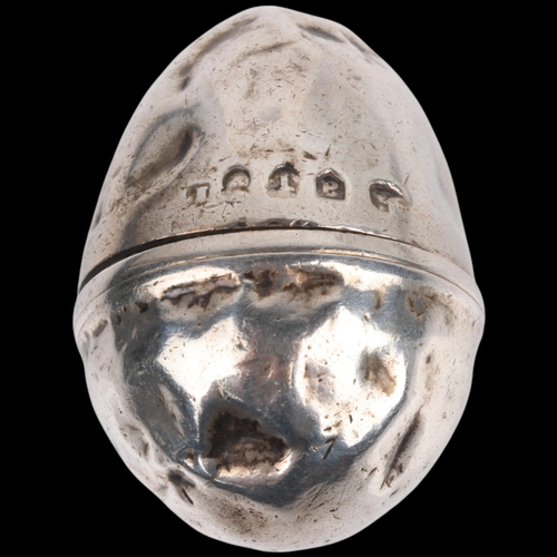 1813 - A George III silver egg nutmeg grater case, maker IT, Birmingham 1798, plain form with screw-thread,... 