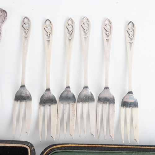 1914 - Various silver flatware, including cake forks, teaspoons, etc, 3.2oz weighable