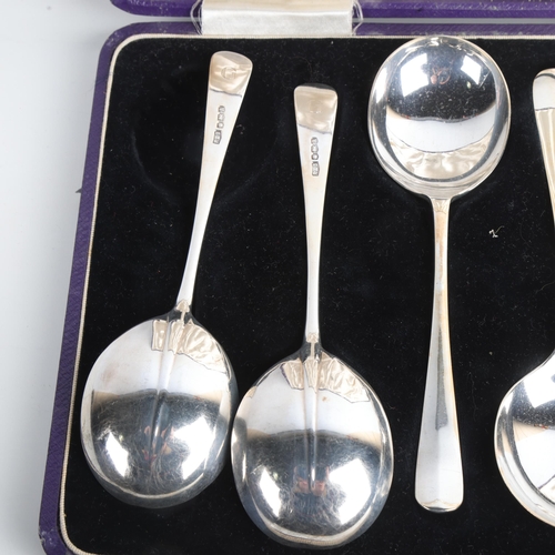 1915 - A cased set of 6 George VI silver Rattail pattern soup spoons, Roberts & Belk, Sheffield 1943, 17cm,... 