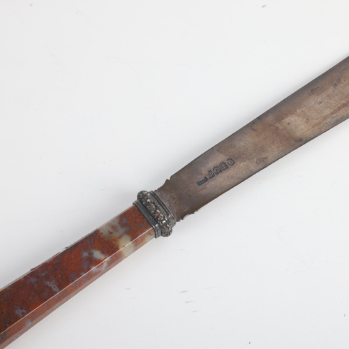 1917 - A William IV silver agate-handled knife, maker JMK, Edinburgh 1836, 20cm