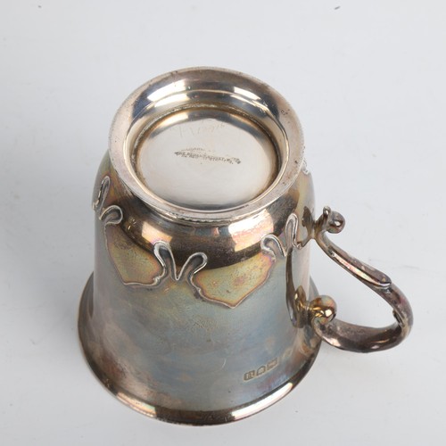 1963 - A George V silver christening mug, Goldsmiths & Silversmiths Co Ltd, London 1915, 9cm, 6.9oz