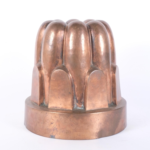 24 - A large Victorian copper and tin cake/jelly mould, H22cm