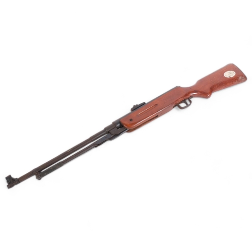 70 - A Chinese-made Lion Brand under-lever air rifle, L104cm