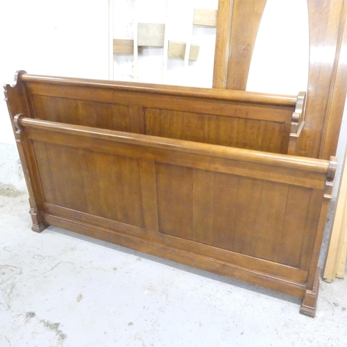 2644 - A mahogany king size 6' sleigh bed, Headboard 192x112cm.