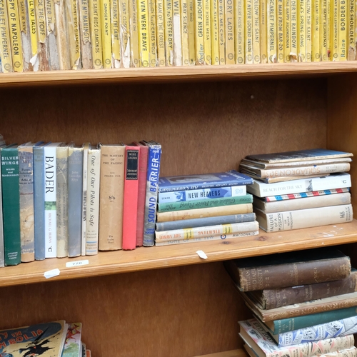 770 - A shelf of various books relating to aircraft and flying