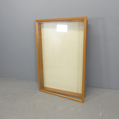 2664 - A pine framed table-top display cabinet. 65x95cm.