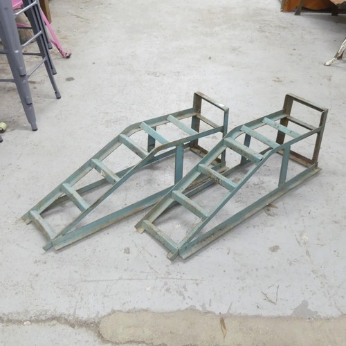 2638 - A pair of vintage metal car ramps.