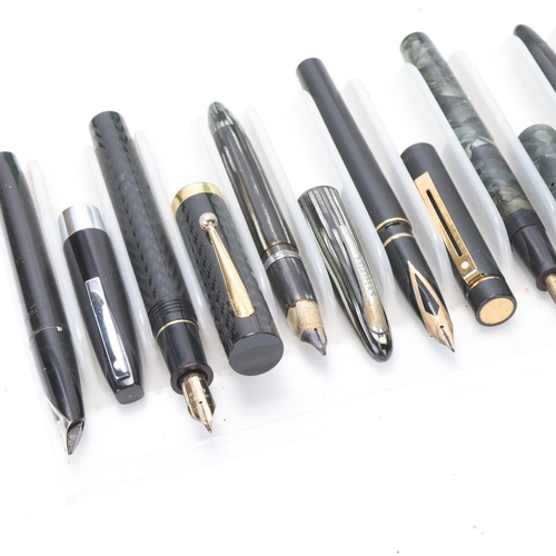 577 - 12 vintage Sheaffer fountain pens, 7 with 14ct nibs