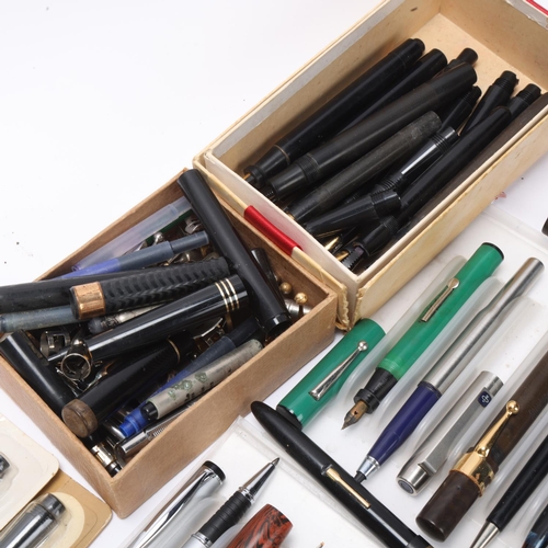 580 - A large quantity of fountain pens, spare pen parts, many gold nibs, all for spares and repairs most ... 