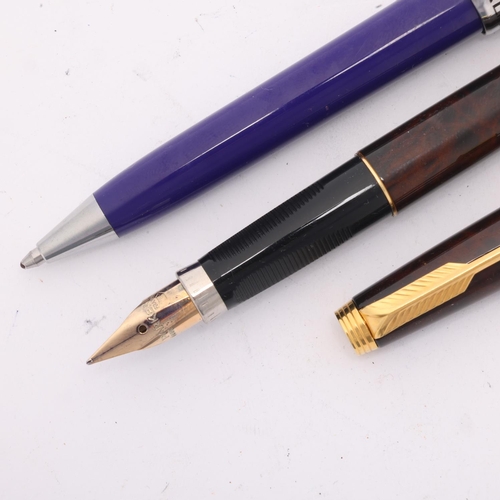 586 - A Parker 75 Lacquer Fountain pen, French made tortoishell lacquer body with 15ct gold Medium nib, to... 