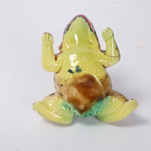 867 - A 19th century Majolica pottery frog design toothpick stand, length 9cm