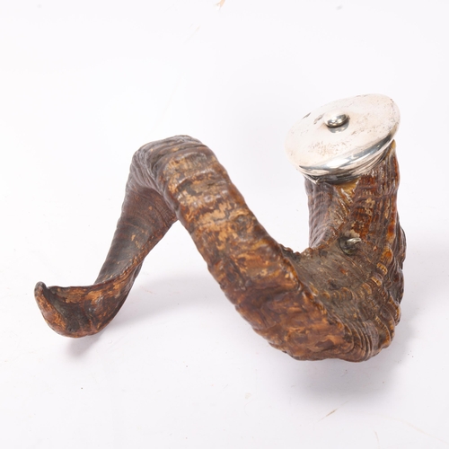 883 - A 19th century Scottish ram's horn snuff mull, with carved face