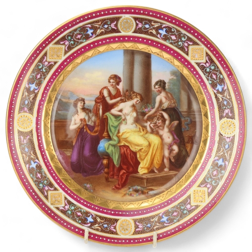 746 - A Vienna porcelain plate depicting Venus and Cupid, diameter 24.5cm