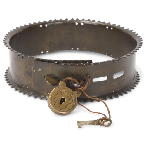 752 - Antique brass dog collar with serrated edge, engraved Howard Esq Lower Close Norwich, complete with ... 