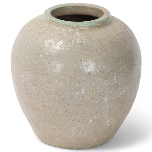 817 - A Chinese Archaic pottery jar, with impressed seal mark under base, height 15cm