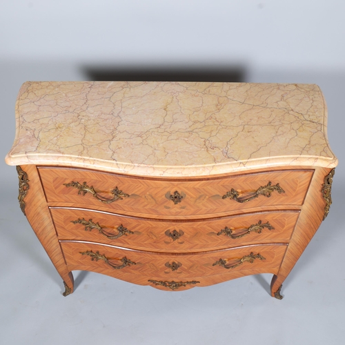 853 - A French marble-topped 3-drawer commode, with inlaid drawer fronts, width 112cm