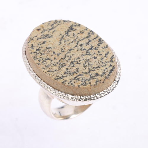 2521 - A large sterling silver dendrite panel ring, setting height 32.7mm, size N, 16g