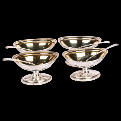 2712 - A set of 4 George III silver navette table salt cellars, William Frisbee, London 1797, with reeded r... 