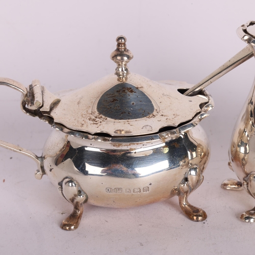 2724 - A George V silver 5-piece cruet set, ES Barnsley & Co, Birmingham 1919, comprising mustard pot, pepp... 