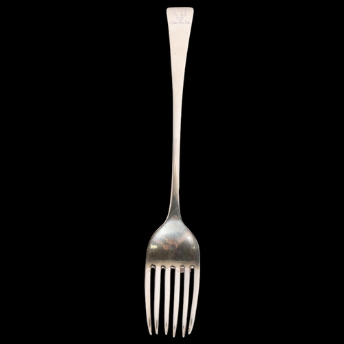 2736 - An Antique George III silver Old English pattern salad serving fork, indistinct hallmarks, long-hand... 