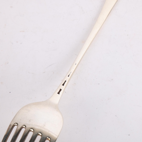 2736 - An Antique George III silver Old English pattern salad serving fork, indistinct hallmarks, long-hand... 