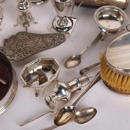 2752 - Various silver, including dressing table powder jar, pair of candlesticks, wine coaster, clothes bru... 