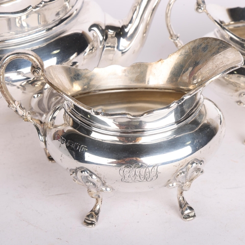 2768 - A late Victorian silver 3-piece tea set, Elkington & Co Ltd, London 1900, comprising teapot, 2-handl... 