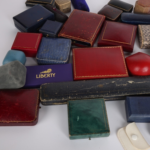 2636 - A quantity of Antique and Vintage jewellery boxes, including Elkington & Co, Gieves, Goldsmiths & Si... 