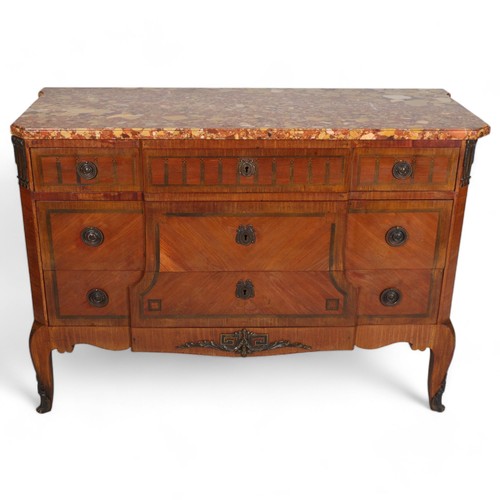 852 - A French marble-topped 3-drawer commode, with inlaid drawer fronts, width 121cm