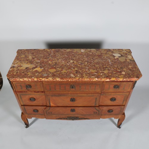 852 - A French marble-topped 3-drawer commode, with inlaid drawer fronts, width 121cm