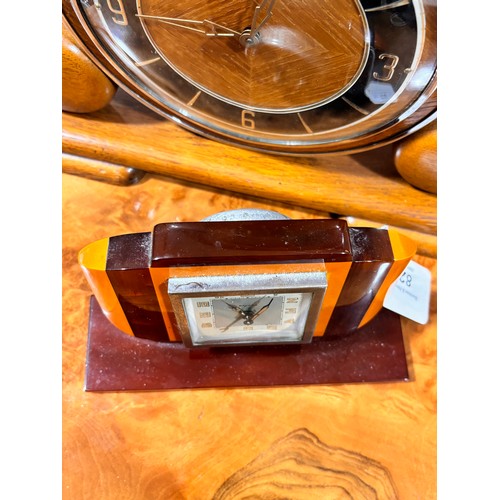 82 - 2 Art Deco mantel clocks, comprising a Bayard two-colour Bakelite-cased 8-day clock, length 17cm, an... 