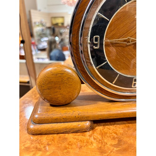 82 - 2 Art Deco mantel clocks, comprising a Bayard two-colour Bakelite-cased 8-day clock, length 17cm, an... 