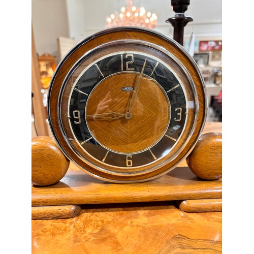 82 - 2 Art Deco mantel clocks, comprising a Bayard two-colour Bakelite-cased 8-day clock, length 17cm, an... 