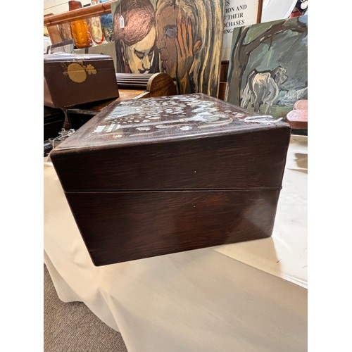 890 - A 19th century rosewood and marquetry inlaid writing slope, length 41cm