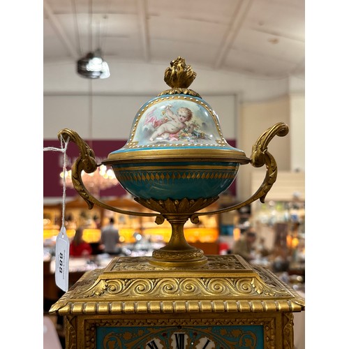 888 - A fine 19th century gilt-bronze and porcelain 8-day mantel clock, with hand painted panels depicting... 