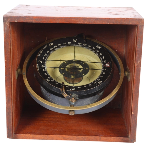 178 - Yacht-Type P2 nos. 220H early 20th century gimballed ship's compass, original teak case