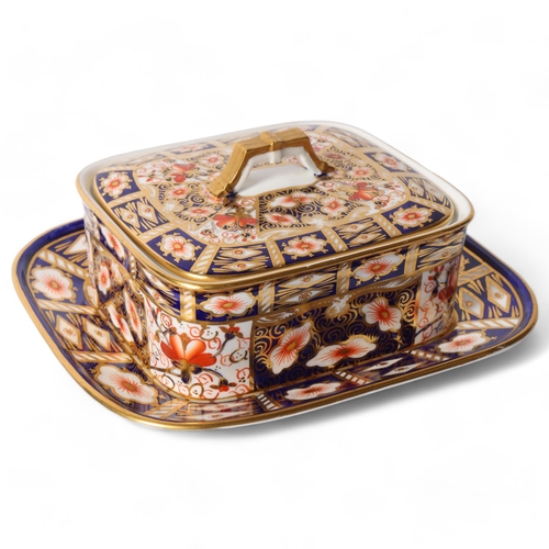 32 - A Royal Crown Derby sardine dish and cover on stand, in Old Imari pattern, diameter 20cm