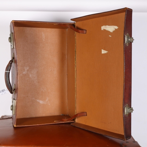 575 - A group of 3 suitcases, including a Vintage leather case, L61cm, a Revelation case, and a small leat... 