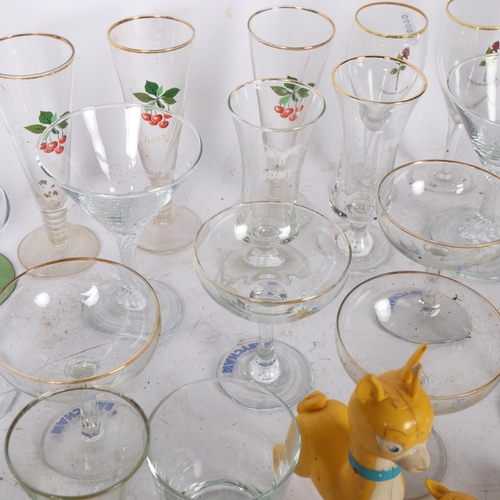 579 - A suite of 6 Babycham glasses, various other glassware, etc