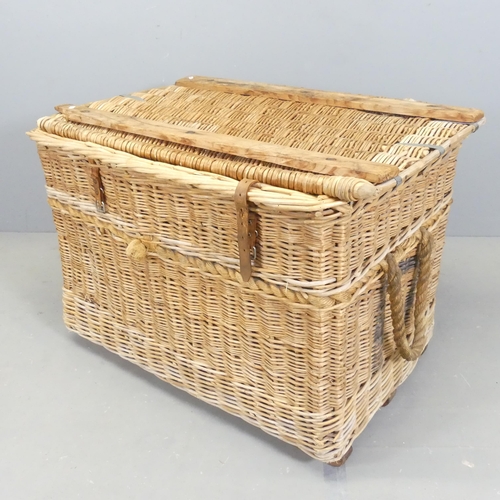 2678 - A wicker laundry hamper. 95x64x64cm.