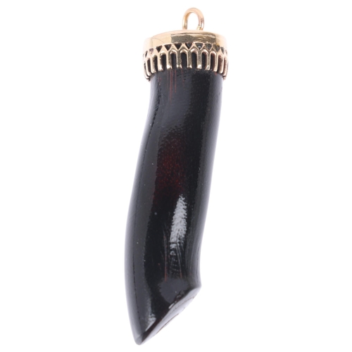 1123 - A 9ct gold black coral stick pendant, 47.2mm, 5.6g