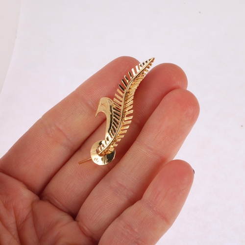 1207 - An 18ct gold fern brooch, 45mm, 2.4g