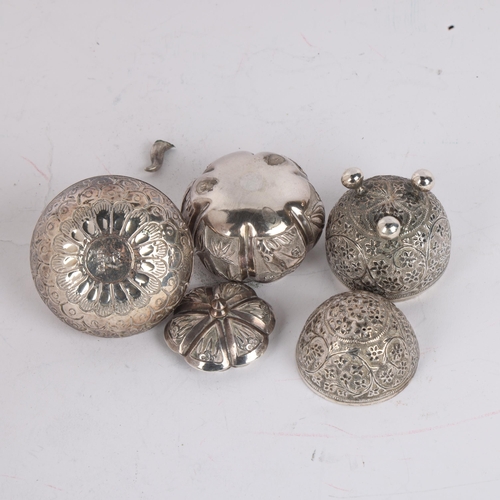 1683 - 3 Indian silver cruets, including egg box, 5.5cm, 3.6oz total (3)