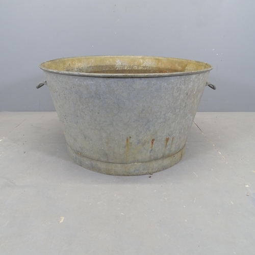 3076 - A galvanised metal wash tub. 89x47cm.